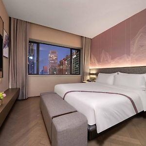 Deluxe City-view Suite